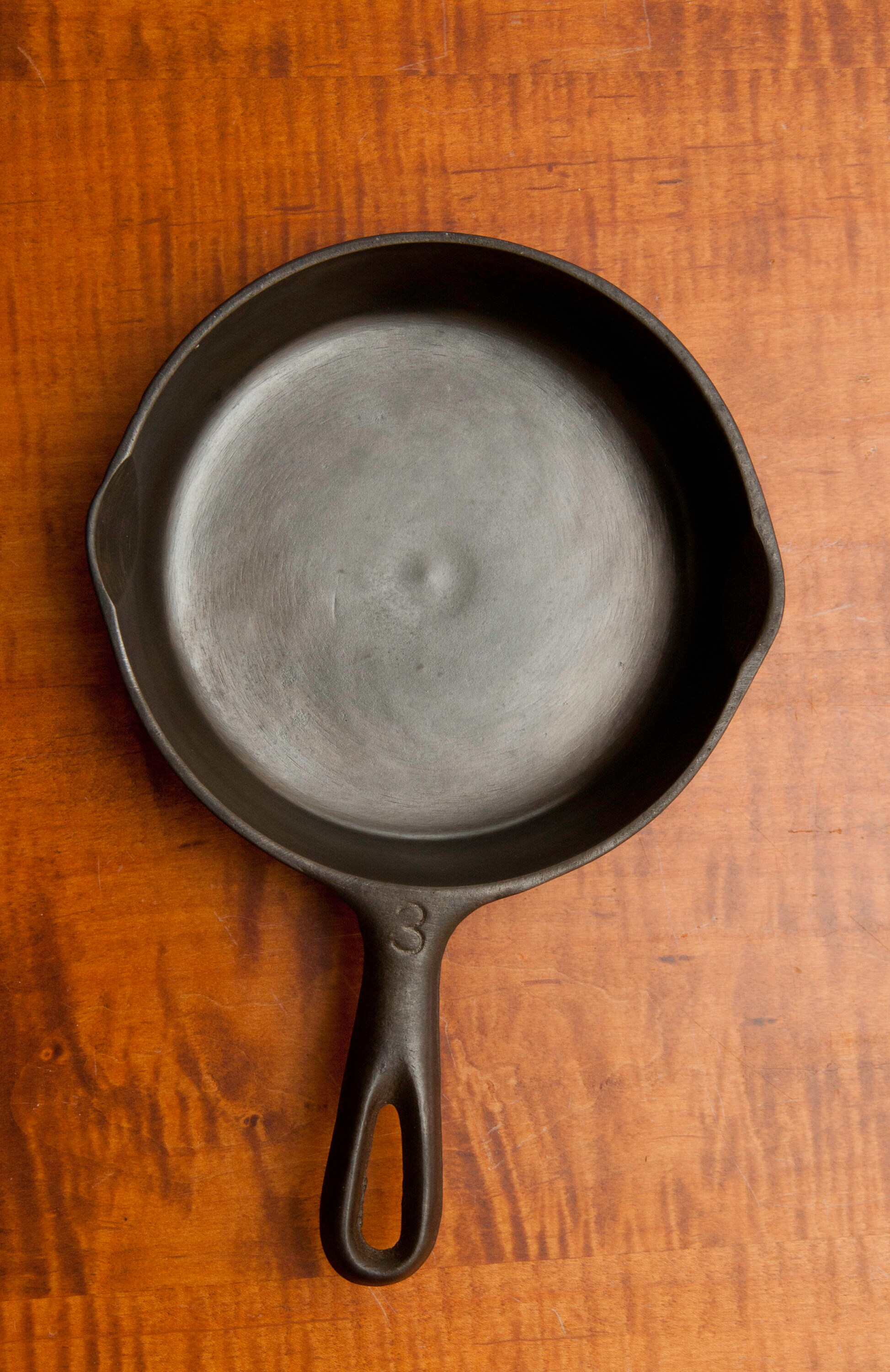 Vintage Unmarked Vollrath Cast Iron Skillet With Out Side Heat Etsy