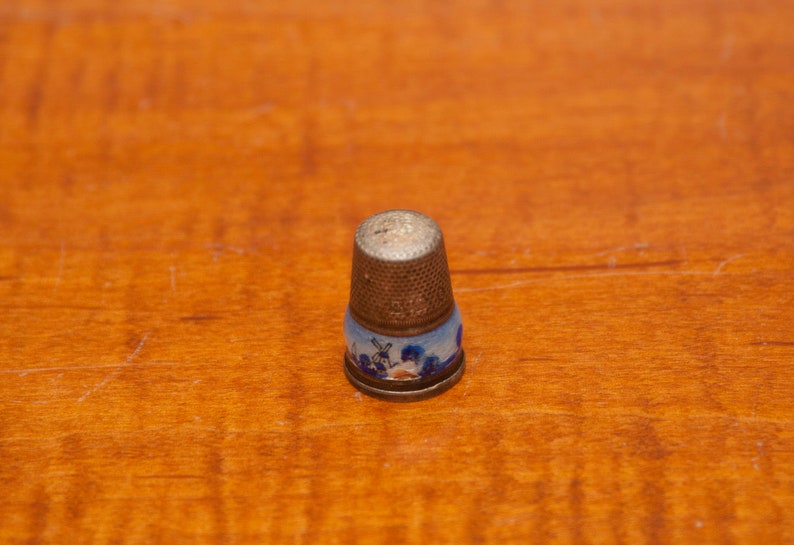 Sterling and Enamel no 6 German Thimble