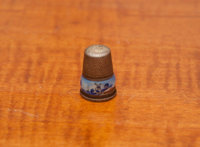 Sterling and Enamel no 6 German Thimble