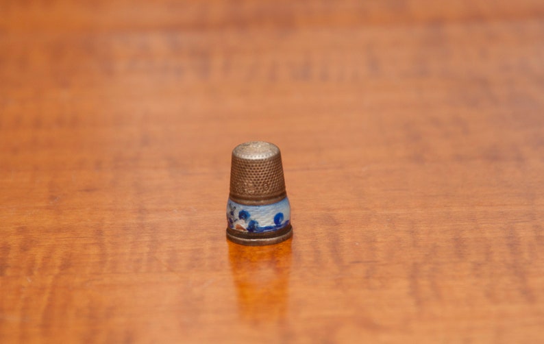 Sterling and Enamel no 6 German Thimble