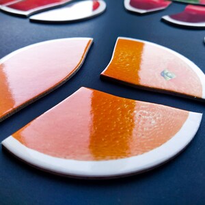 details of the orange magnet
