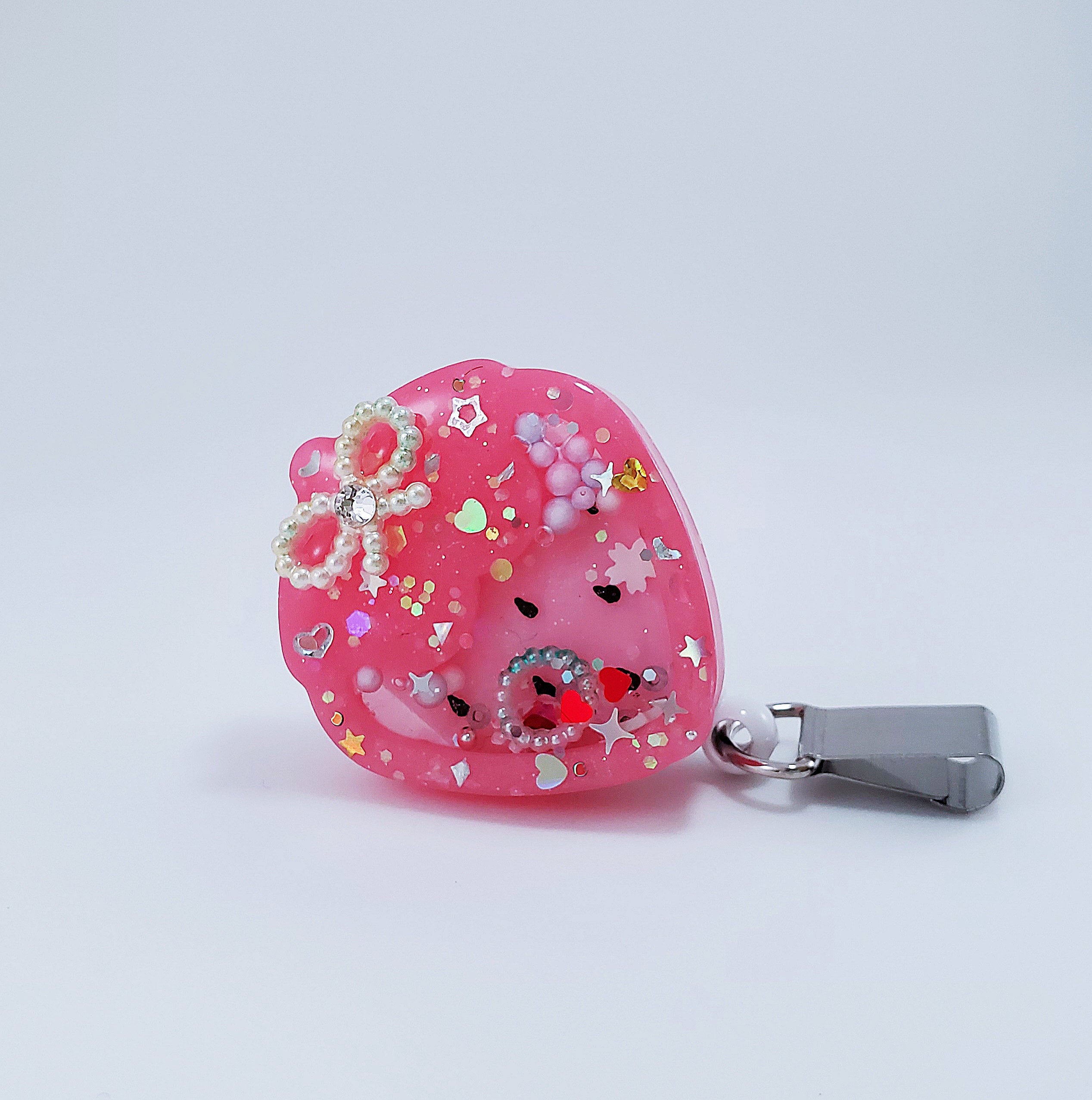 Strawberry Shaker Badge Reel, Strawberry Retractable Badge Reel, Kawaii Strawberry ID Badge Holder, UV Resin Badge Reel