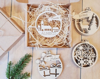 Boules de Noël en bois personnalisées, Étiquettes cadeaux avec nom, Décor à la maison en bois découpé au laser