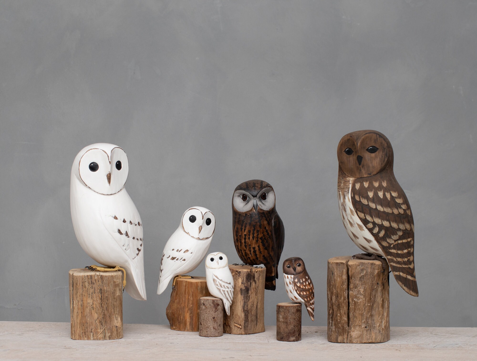 186.フクロウの木製インテリア装飾.手描き、手彫り、極小品 手彫りの木製ミニフクロウ – 高さ5インチ | 小さなフクロウの彫刻
