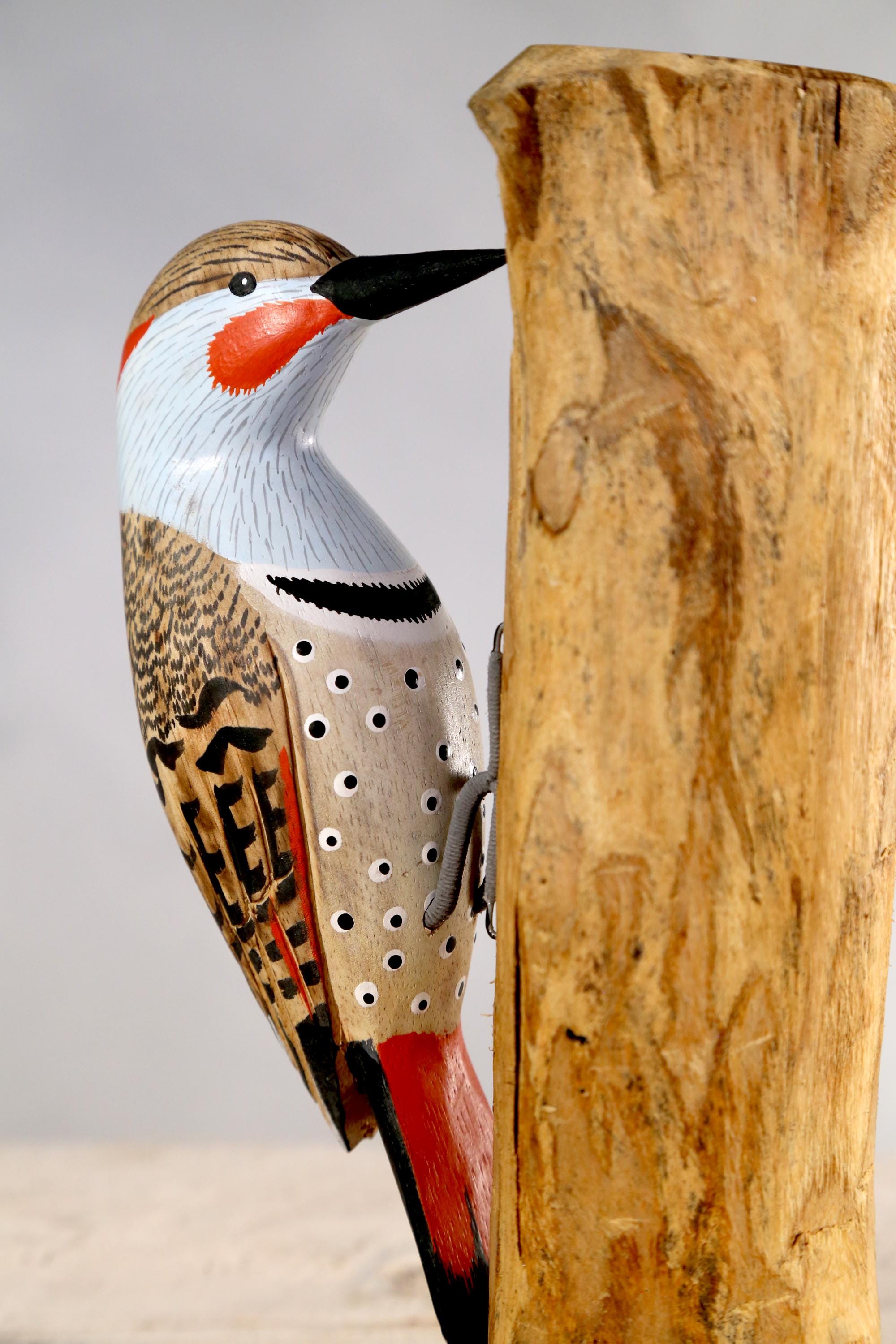 手彫りの木製キツツキ（キツツキの一種） – 高さ9.5インチ | 鳥の彫刻