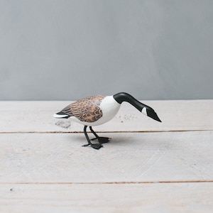 カナダグース - 高さ 3 インチ - 手彫りの木製の鳥