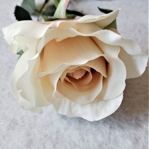15 x Artificial Flowers Job Lot Cream Roses Real Look Florist Supplies Wedding