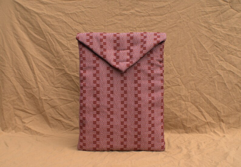 Collectisale Burgundy And White Geometric Pattern Laptop Sleeve Soft Laptop Case Featuring Bold Graphic Print Discount Online Clearance Sale Www Win App4 Hu