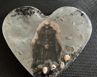 Cœur gothique en résine pour collection d'os
