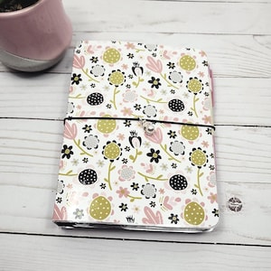 Floral Caturday Laminiertes Traveler&#39;s Notebook Set | Faux-Dori | Travelers Notebook