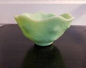 Jadeite freeform shaped dessert bowl
