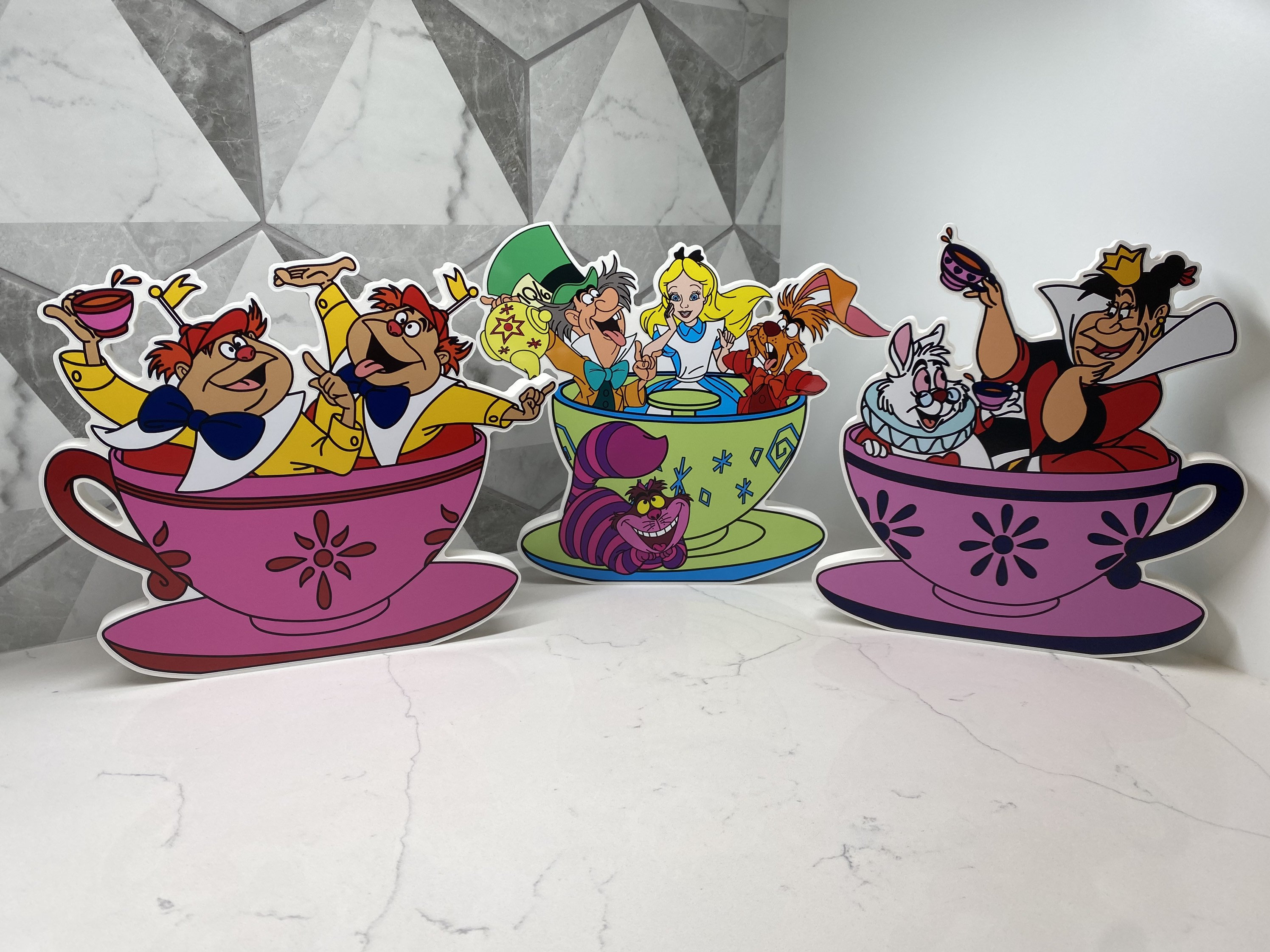 ALICE IN WONDERLAND MAD TEA PARTY DISNEY MINNIE MO Mickey Mouse: The Main Attraction Mad Tea Party Collection  main image 3