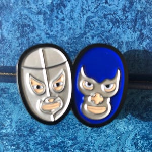 Lucha libre mask pin hat pin
