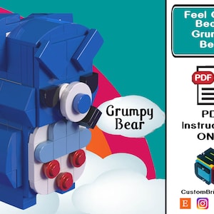Peut inclure: Un ours en Lego bleu avec une expression grognon. L'ours est construit avec des briques Lego et a un visage blanc avec des joues rouges. L'ours est debout sur un nuage avec un arc-en-ciel en arrière-plan. Le texte "Grumpy Bear" est écrit en noir sur un nuage blanc. Le texte "Feel Good Bears: Grumpy Bear" est écrit en noir sur une pancarte verte. Le texte "PDF Instructions ONLY" est écrit en noir sur un fond blanc. Le texte "PDF" est écrit en noir sur un fond blanc. Le texte "CustomBrickheadz" est écrit en noir sur un fond blanc. Le texte "E" est écrit en noir sur un fond blanc. Le texte "f" est écrit en noir sur un fond blanc. Le texte "p" est écrit en noir sur un fond blanc.