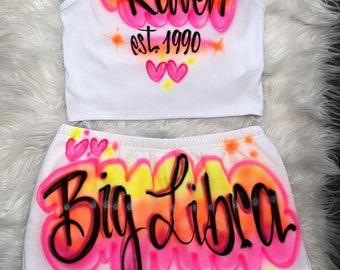 Aangepaste gepersonaliseerde Airbrush naam Booty Shorts Crop Top Set| Kleding uit de jaren 90| Dierenriemoutfit| Verjaardagsoutfit| Airbrush-outfit voor dames