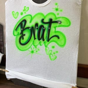 Personalisiertes Airbrush Name T-Shirt Göre