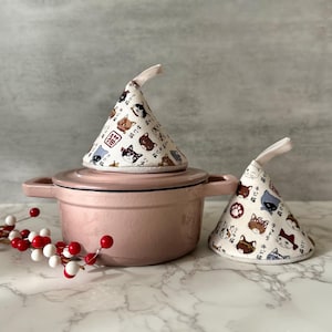 Japanese Cotton Linen Pot Holders - Cone Design with Cat Print, Set of 2