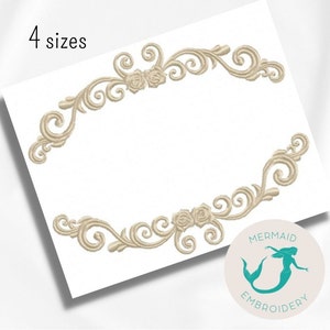 Peut inclure: Un motif de broderie beige d'un cadre décoratif avec des volutes florales et des roses. Le motif est disponible en quatre tailles. Le texte "Mermaid Embroidery" est dans un cercle avec une illustration de sirène.