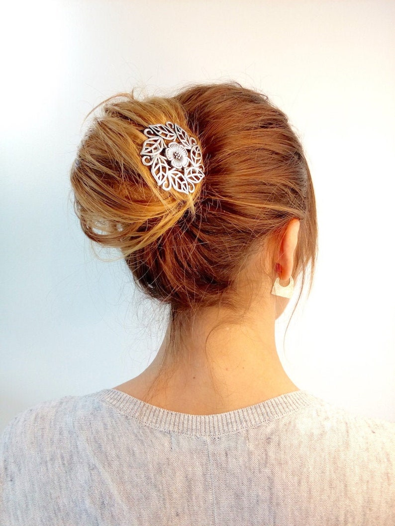 NADIA - Bel tornante in stile vintage tralanciato con motivi floreali. Questo design ottiene un bel effetto trasparenza impreziosendo i tuoi capelli immagine 1