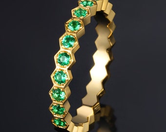 Lab Grown Emerald Eternity Band 14K Gold Vintage Emerald Wedding Band May Birthstone Pave Band Hexagonal Stackable Emerald 14K Women Band.