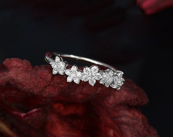 Lab Grown Diamond Floral Wedding Band 14K Gold Diamond Floral Eternity Engagement Ring Women Dainty Diamond Flower Anniversary Gifted Ring.