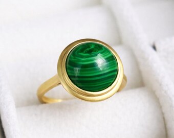 Malachite Cabochon Ring, Bezel Setting Malachite Anniversary Ring, Handmade Green Cabochon Ring, Women Dainty Yellow Gold Malachite Gifted.