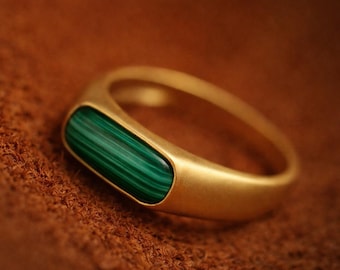Malachite Cabochon Signet Style Ring 925 Silver Handmade Turquoise Women Anniversary Gifted Ring, Women Dainty Classic Malachite Daily Worn.