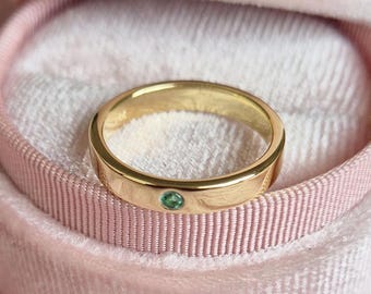 Men&#39;s Gifted Zambian Emerald Wedding Stacking Band, Flush Set Round Emerald Engagement Ring, Classic Daily Worn Precious Solitaire For Him.