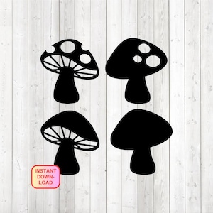 Op de afbeelding: Vier zwarte paddenstoelillustraties met verschillende ontwerpen. Twee paddenstoelen hebben witte stippen op hun hoeden. De tekst "INSTANT DOWNLOAD" staat in een roze en gele doos linksonder.