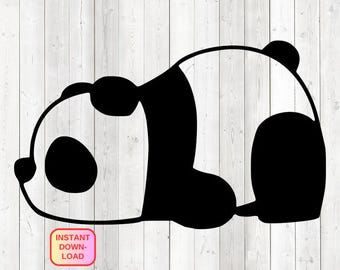 Panda paresseux et rigolo, allongé et endormi. Fichier de découpe vectoriel pour Silhouette Cameo et Cricut ; SVG, Studio3, PNG + EPS.