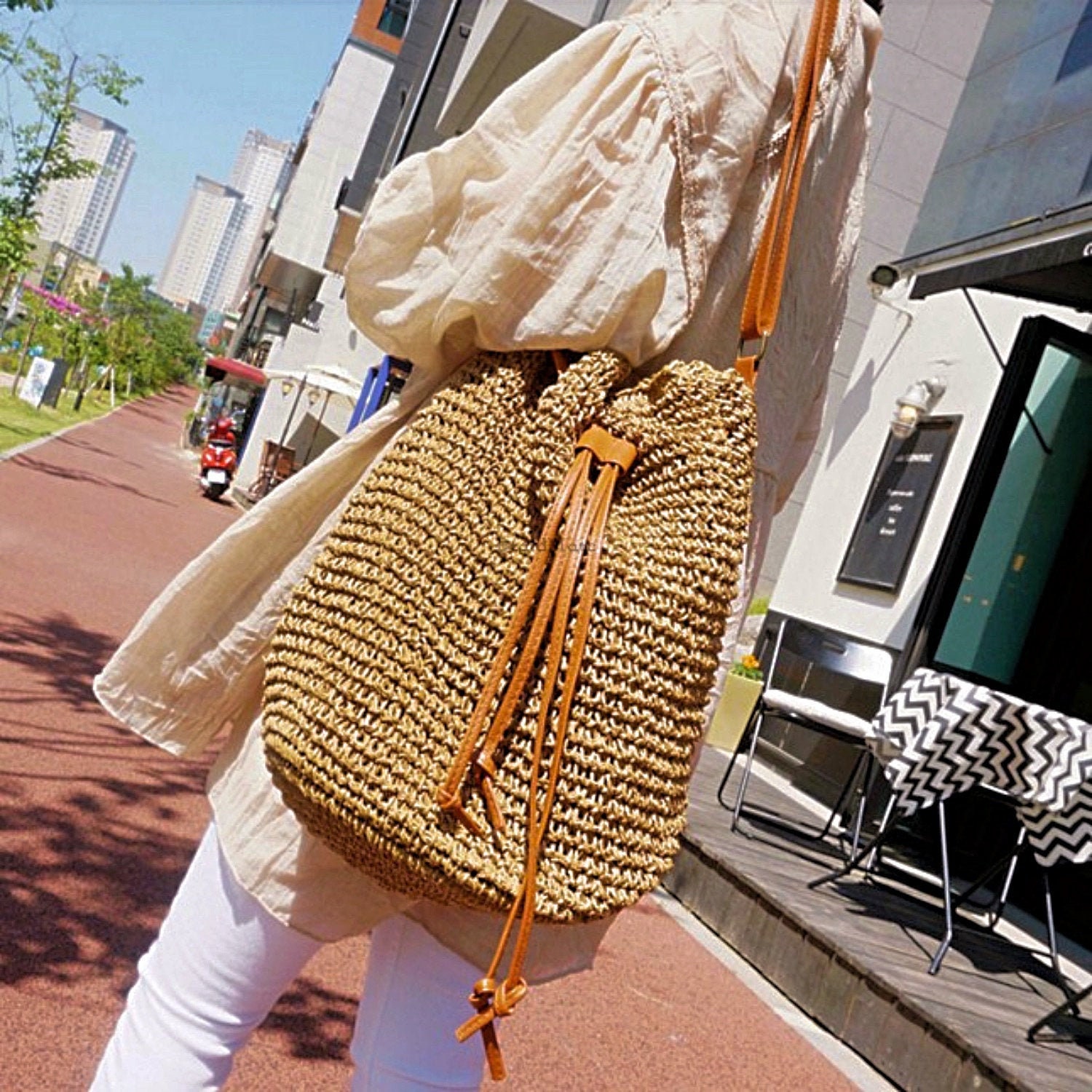 Bucket clearance bag straw