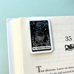 Capricorno Tarot Card Segnalibro magnetico olografico / Bookish Book Club Segnalibro zodiacale / Regalo bibliofilo / Segnalibro oroscopo celeste