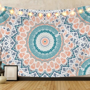 Arazzo Mandala con fiori blu e rosa, arazzo psichedelico boho da appendere alla parete, per soffitto, soggiorno, arredamento per la casa