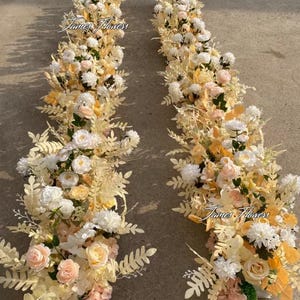 Champagner Hochzeit Blumenarrangement: Gang, Bogen & Treppen Dekor