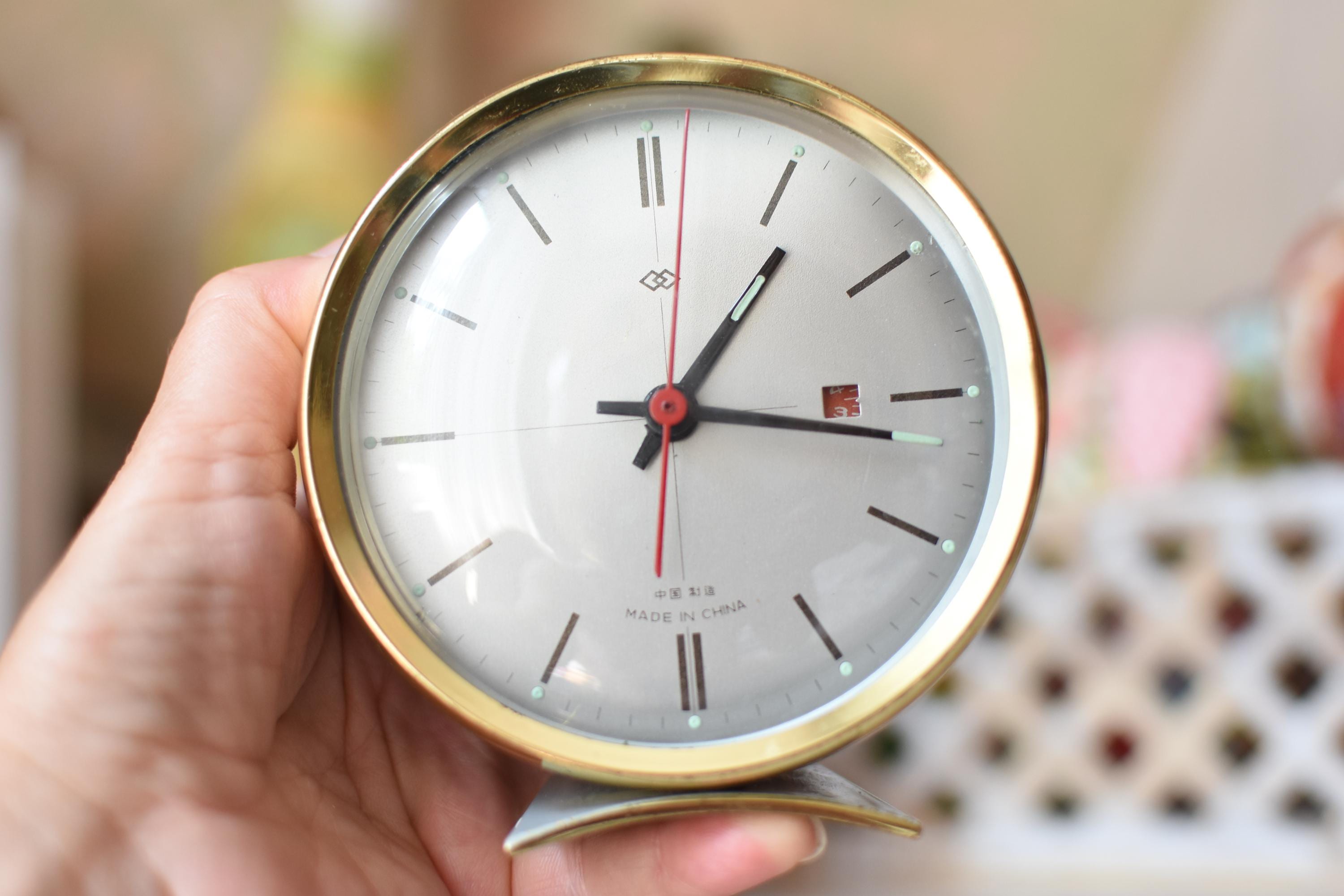 Reloj despertador de trabajo raro Reloj despertador mecánico