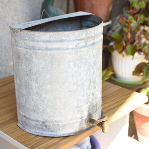 Vintage galvanized hanging sink//rustic wash sink//Rustic wall metal sink//old zinc sink//old rare galvanized tin sink//rustic garden décor