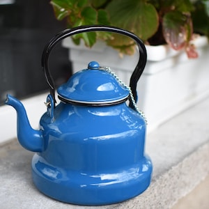 Vintage Enamel Teapot//Rustic Tea Kettle//Enamel Coffee Pot//Enamelware Kettle// Teapot 70&#39;s kitchen//VTG bushcraft pot/Rustic Enamel