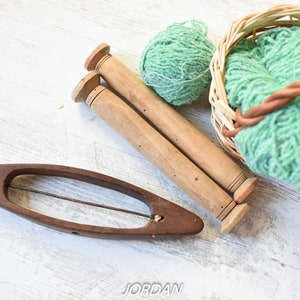Vintage loom Shuttle and rustic bobbins or spools//Hand  Loom spools//Hand Weaving Tool//Antique Wooden Shuttle 19 Century//Wooden Weaving