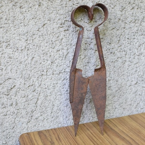 Vintage schapenscharen//Primitief antiek//Metalen schapenscharen//Handgesmede schapenscharen//Schaar voor het knippen van schapen//Antieke schapenscharen