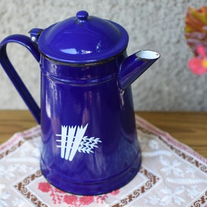 Vintage Blue Enamel Teapot/Rustic Tea Kettle//Farmhouse Decor/Vintage Tea Pot/Enamelware Kettle/Water Kettle/Rustic Home/Enamel Tea Kettle