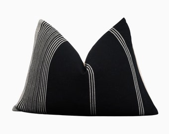 TIARA - Woven Lumbar Pillow Cover