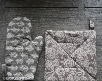 Arit Oven Mitts and Pot Holder Set