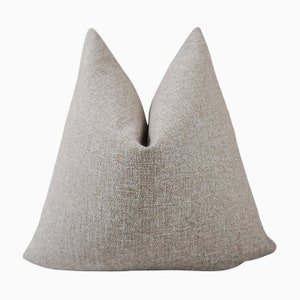 Grijze kussensloop, grijze kussenslopen met textuur, effen grijs sierkussen, ontwerper kussens, kussens met textuur, minimalistisch kussen