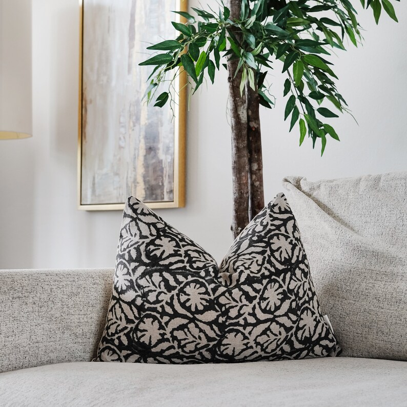 ADEAGBO - Indian Hand Block Linen Lumbar Pillow Cover