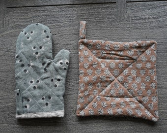 Umoh Oven Mitts and Pot Holder Set