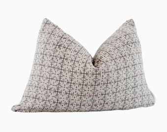 Linnen kussensloop met handblokprint, lichtbruine beige plaid, boetiekkussens