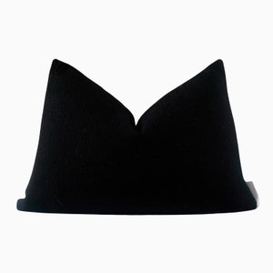 Fronha de travesseiro preta simples, capa de almofada preta de carvão preto liso, fronhas pretas sólidas, capa de almofada de lã indiana, travesseiro de alta qualidade