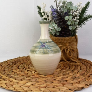 Jarrón de cerámica de color crema, gris, azul, malva y morado de Australian Pottery