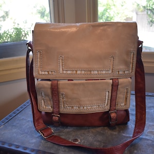 1970s Vintage Retro  Boho Hippie  Real Leather Satchel Style Handbag