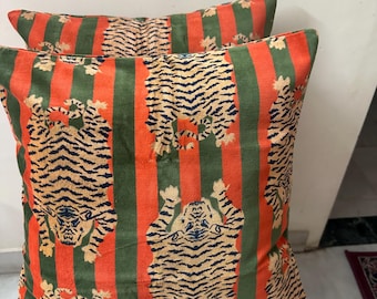 Funda de almohada de terciopelo de algodón con estampado de tigre tibetano, hecha a mano.